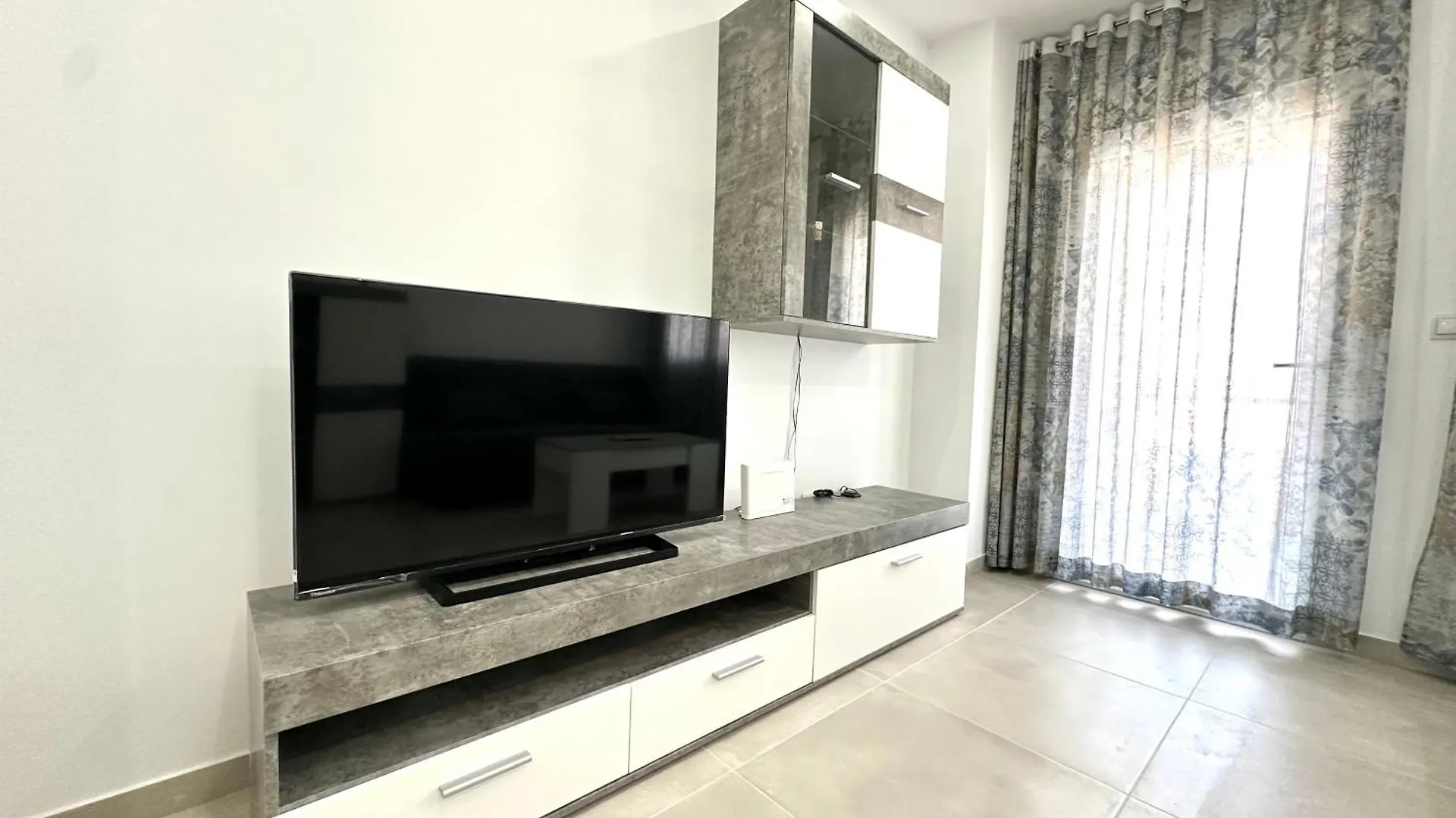 Ver72- Bonito Apart - Terraza - Wifi - Reformado Торремолинос