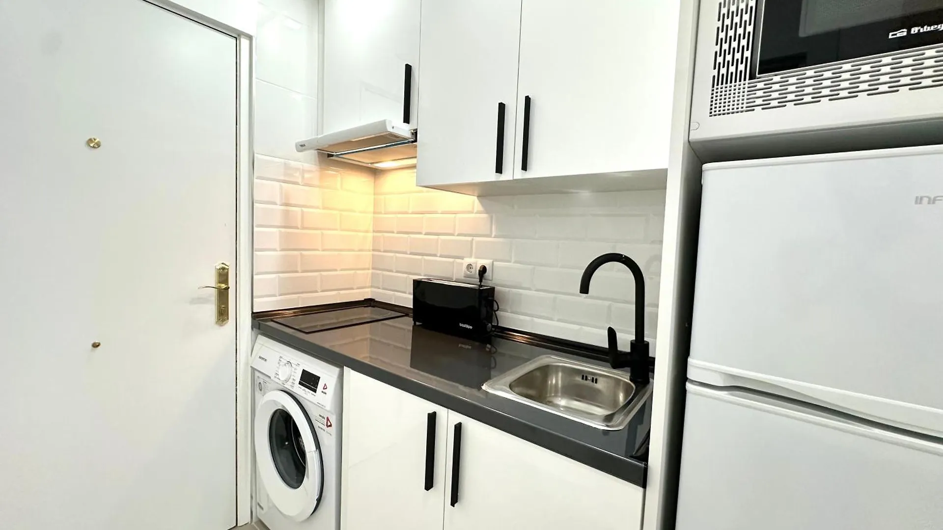 Ver72- Bonito Apart - Terraza - Wifi - Reformado Torremolinos Apartmán